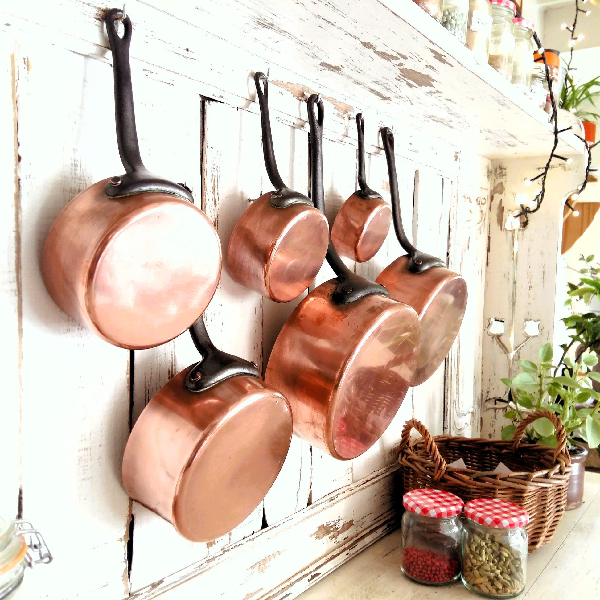 SIX Copper Pans with Cast Iron Handles from Tiggy & Pip - Just €180! Shop now at Tiggy and Pip