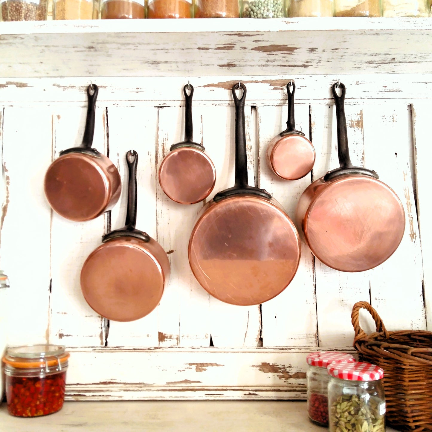 SIX Copper Pans with Cast Iron Handles from Tiggy & Pip - Just €180! Shop now at Tiggy and Pip