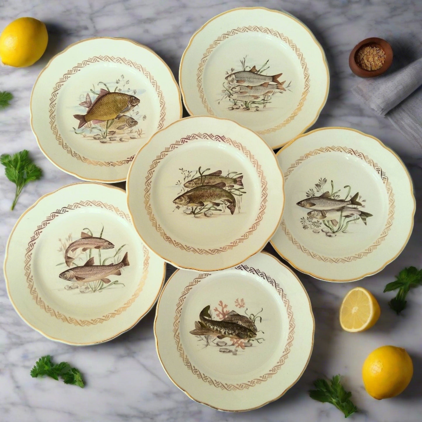 Set of Six 1950s Fish Plates from Tiggy & Pip - Just €156! Shop now at Tiggy and Pip