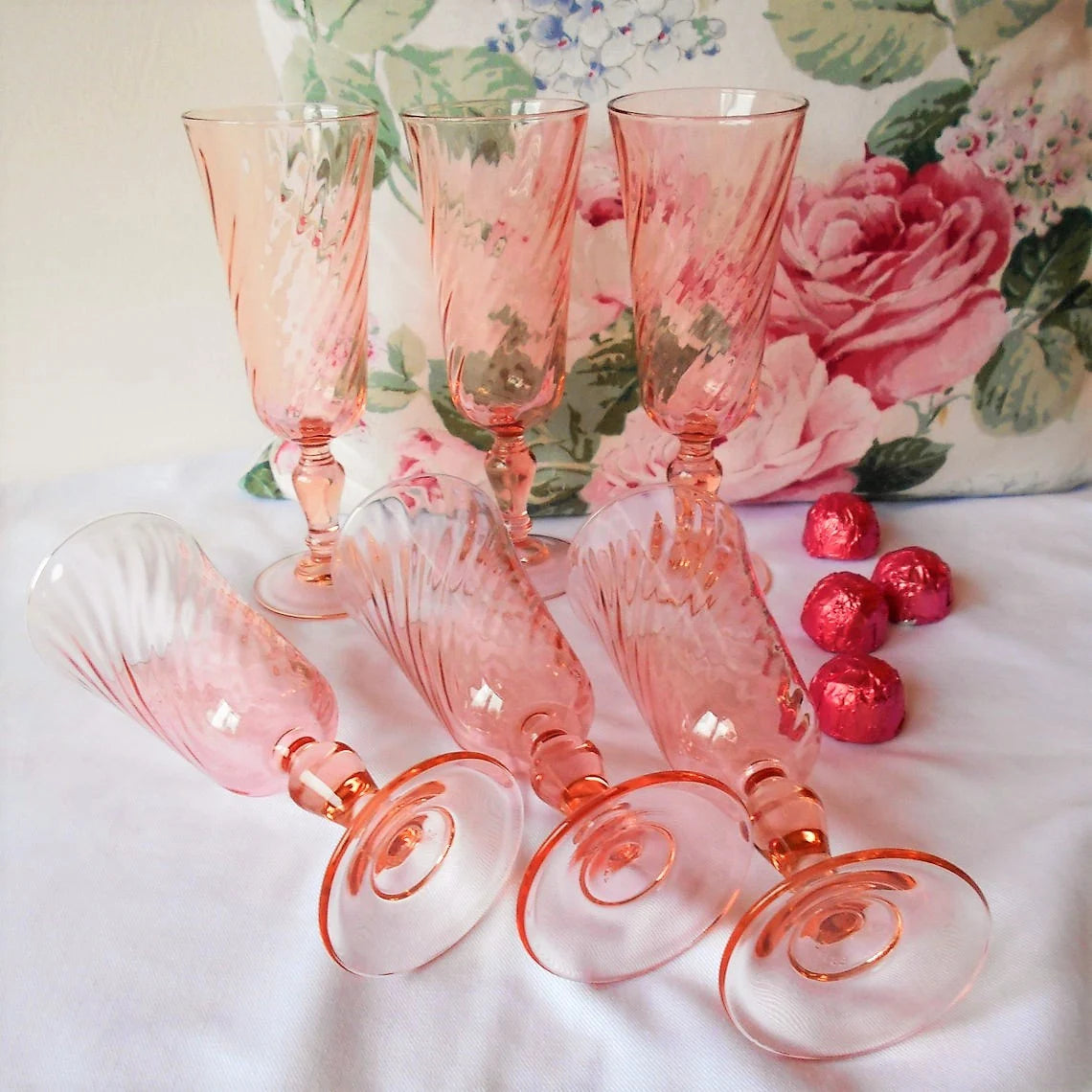 Six 1960s Vintage Pink Champagne Flutes from Tiggy & Pip - Just €120! Shop now at Tiggy and Pip