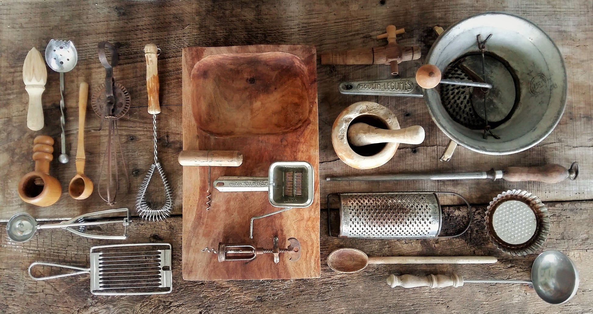 Vintage Large Whisk / Primitive Country Decor / Antique Kitchen Tools 