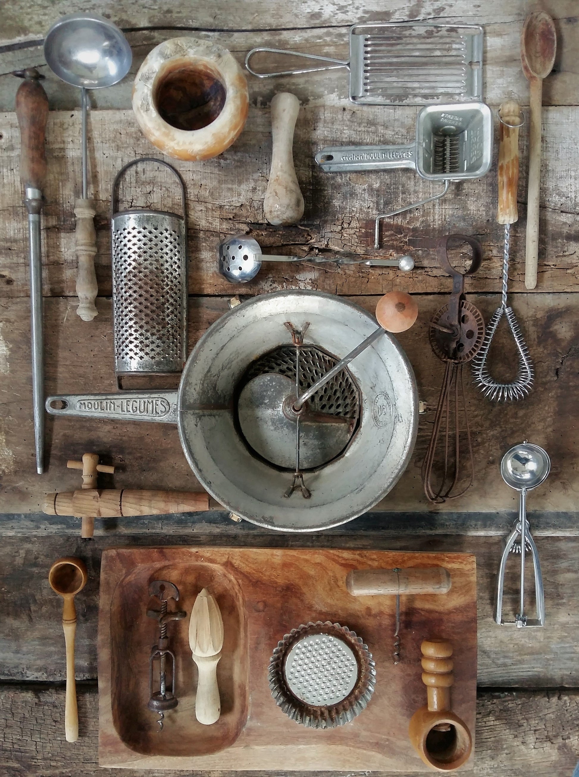 Vintage Large Whisk / Primitive Country Decor / Antique Kitchen Tools 